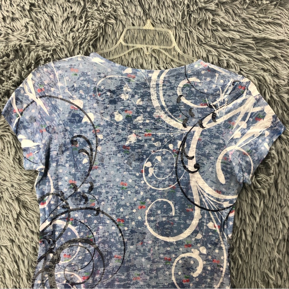 Maurices Shirt Womens Large Vneck Embellished Blue Scroll Design Top - Picture 10 of 11